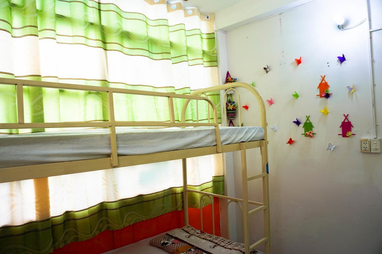 Color House Hostel Хошимин Экстерьер фото