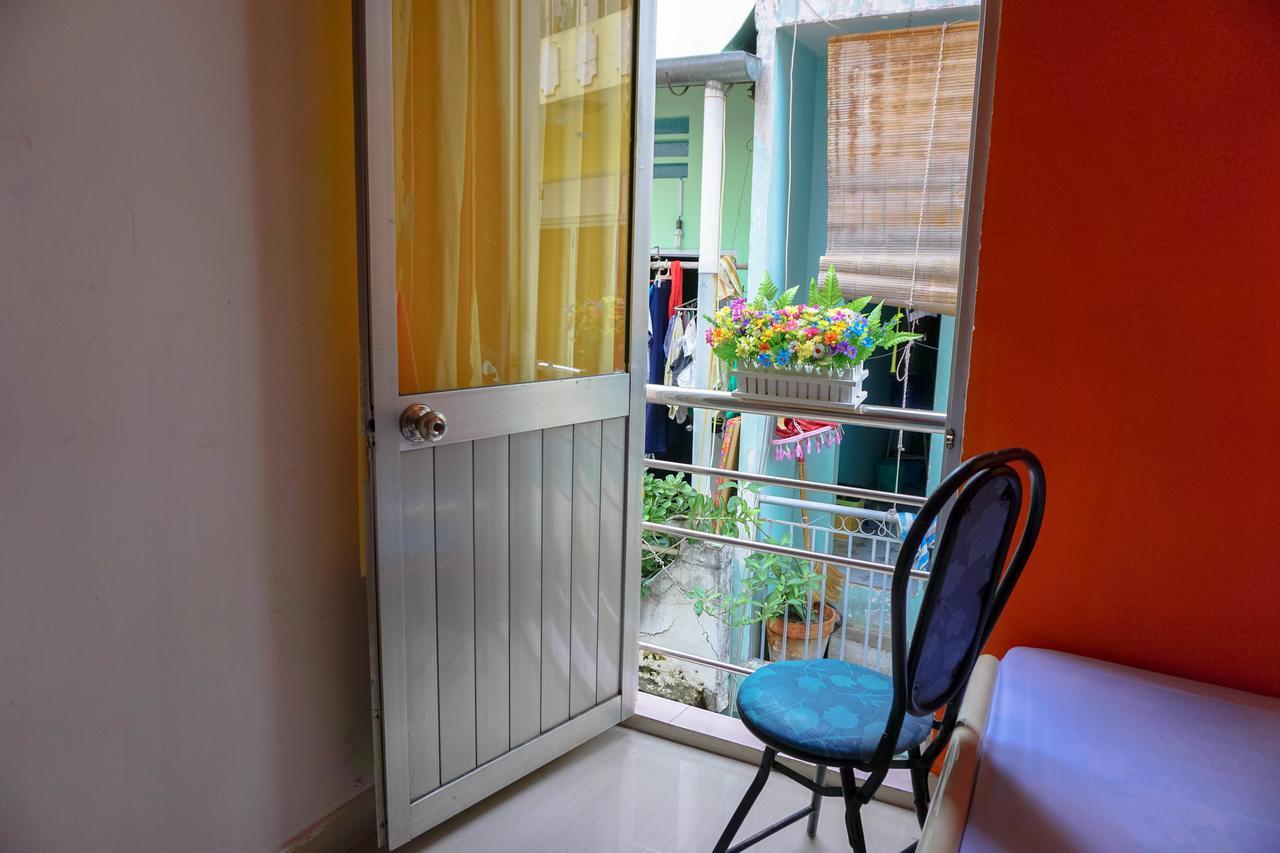 Color House Hostel Хошимин Экстерьер фото