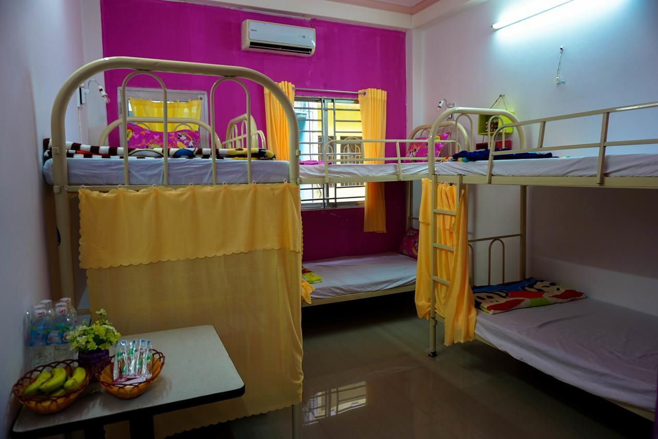 Color House Hostel Хошимин Экстерьер фото