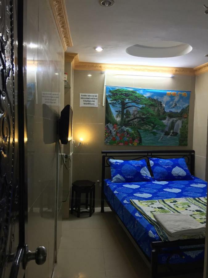 Color House Hostel Хошимин Экстерьер фото